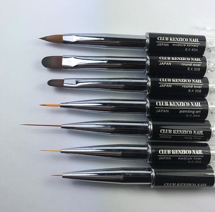 Kenzico Crystal Brush - 302 Medium Liner Brush